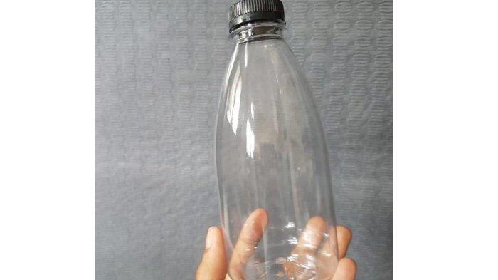 Ilustrasi botol plastik