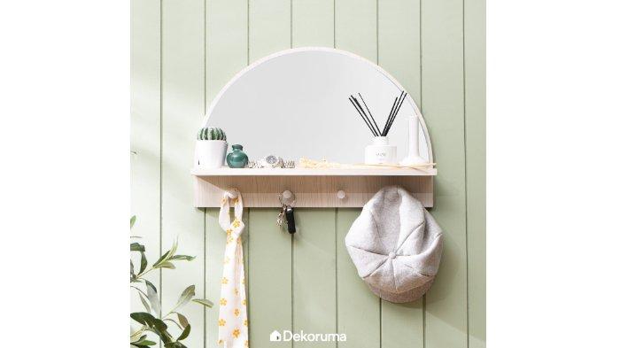 Dekoruma Kato Cermin Dinding hadirkan desain setengah lingkaran dengan 2 pilihan warna cantik