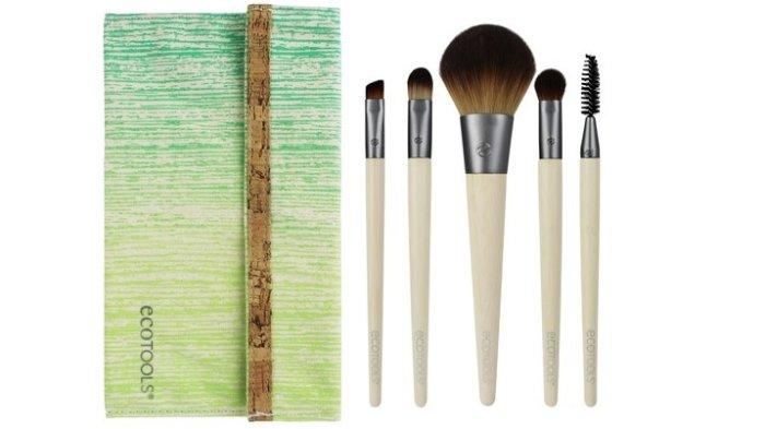 Ecotools Six Piece Starter Set merupakan salah satu produk brush set yang aman digunakan untuk pemilik kulit sensitif.