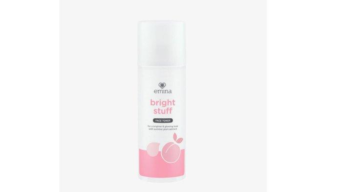 Emina Bright Stuff Face Toner memiliki banyak manfaat untuk kulit, mulai dari melembapkan, mencerahkan, hingga mencegah jerawat.