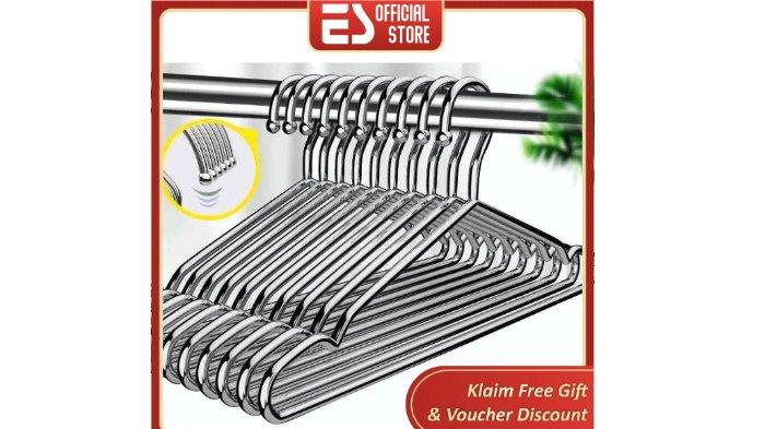 ES Hanger Baju Stainless terbuat dari material berkualitas yang sudah pasti kokoh dan tak mudah rusak maupun berkarat