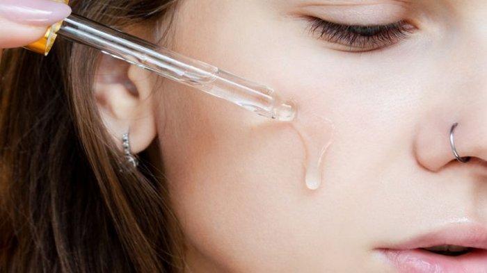 Aplikasikan face oil setelah membersihkan wajah dan pemakaian pelembap