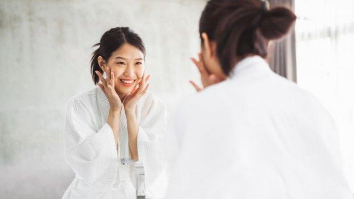 Face oil sebaiknya jangan diusap, tetapi dipijat secara berlahan.