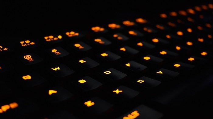Keyboard gaming wajib dibekali fitur LED RGB agar menambah kesan estetik.