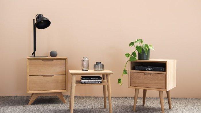 Ilustrasi furnitur kayu yang memerlukan perawatan khusus agar tak mudah tergores, rusak, berjamur atau dimakan rayap karena cuaca lembap di musim hujan