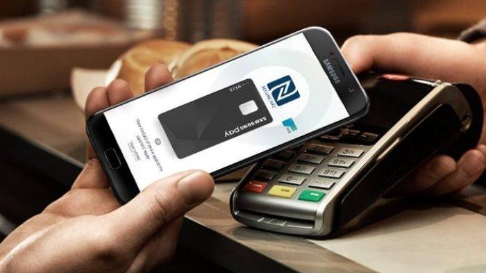 Ilustrasi fitur NFC untuk melakukan pembayaran