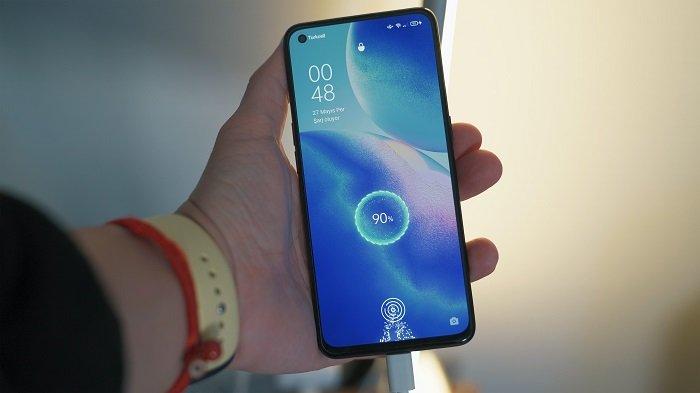 Ilustrasi handphone yang hanya menyala saat dicharge