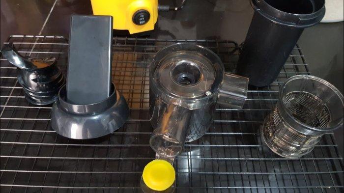 Ilustrasi komponen juicer yang dicuci bersih