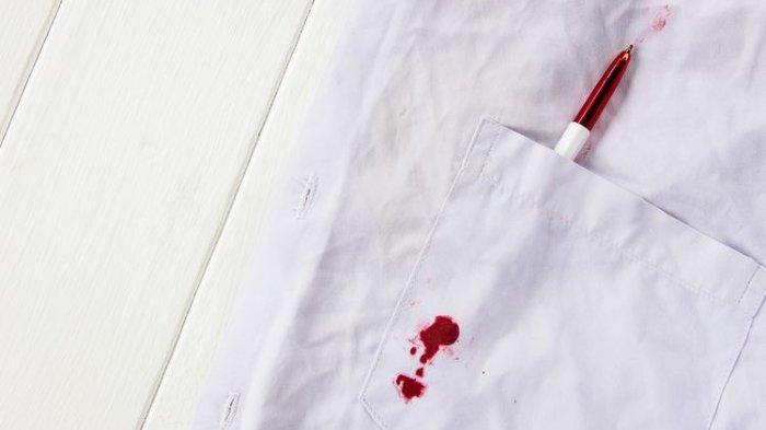 Ilustrasi noda tinta yang menempel pada pakaian dan sulit dihilangkan, mudah kamu atasi dengan pemanfaatan bawang merah