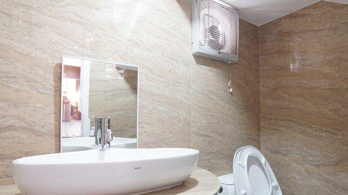 Ilustrasi penggunaan exhaust fan di kamar mandi, udara lebih segar