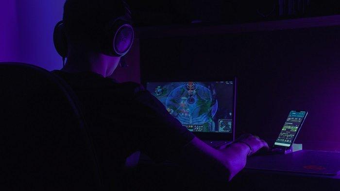 Main game berat di laptop spek rendah bisa dilakukan dengan beberapa cara, salah satunya mengurangi resolusi layar