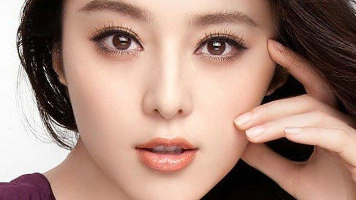Maraknya make up bertema Korea juga salah satu menjadi faktor ramenya permintaan lip tint di pasaran.