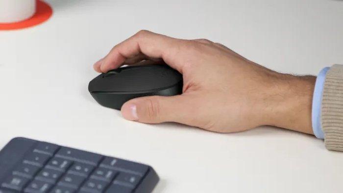 Ilustrasi pemakaian logitech B170