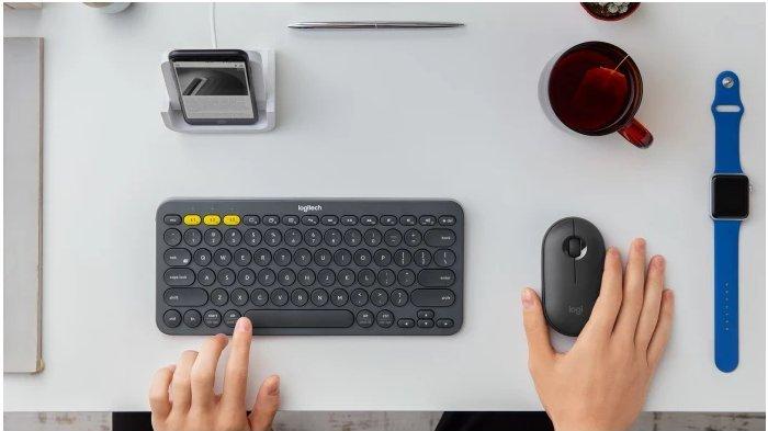 Ilustrasi pemakaian keyboard logitech K380