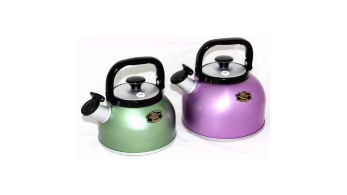 Maspion Whistling Kettle Rigoletto menghadirkan berbagai pilihan warna yang cantik sekaligus kualitasnya terbaik