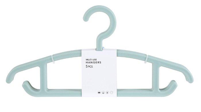 Miniso Simple Multipurpose Clothes Hanger hadirkan desain yang kekinian untuk ciptakan ruangan serta lemari lebih menarik