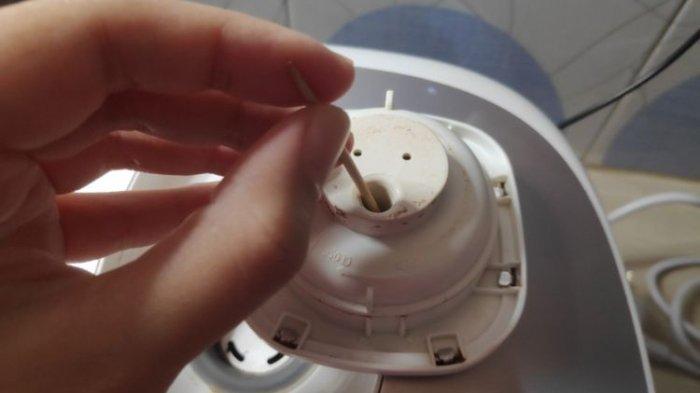 Pembersihan lubang dan penampungan uap air harus berkala agar nasi tak mudah basi