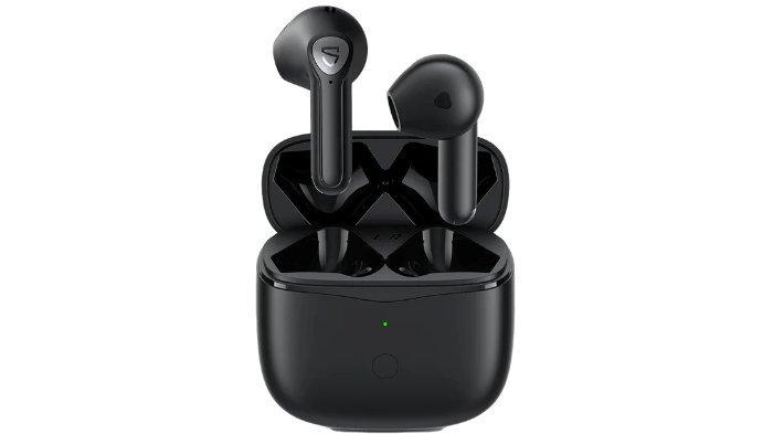 Charging case dan earbuds SoundPEATS Air3