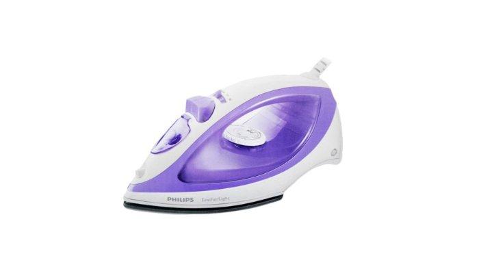 PHILIPS Setrika Uap GC1418/35 dengan teknologi calc clean yang bantu melicinkan pakaian