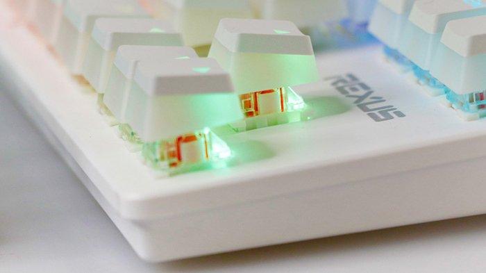 Rexus Legionare MX9 menghadirkan spektrum warna LED RGB dengan beberapa mode pencahayaan