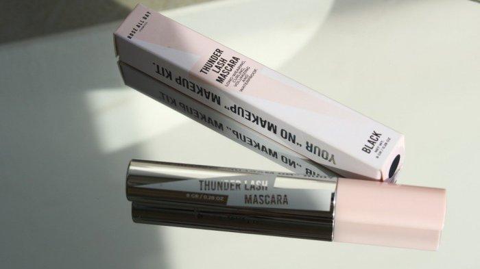 Ilustrasi kemasan Rosé All Day Thunder Lash Mascara.