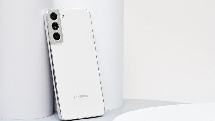 Desain punggung SAMSUNG Galaxy S22