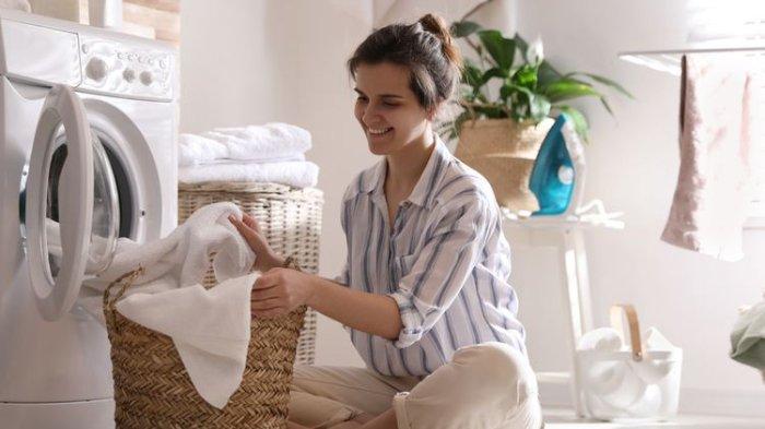 Seprai dan bed cover memiliki bobot cukup berat, penggunaan mesin cuci akan mempermudah