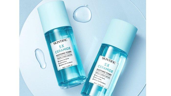 SKINTIFIC 5X Ceramide Soothing Toner memiliki tektstur cair.