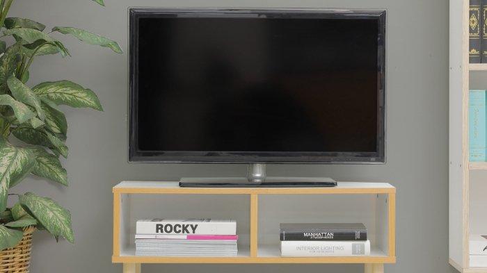 SVEA LACKS TV Bench Minimalis cocok untuk ruangan mungil dibekali dengan kompartemen untuk buku dan pajangan