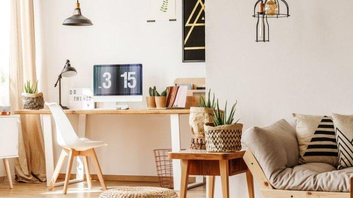 Perhatikan penempatan furnitur kayu, jangan terlalu mepet dengan dinding lembap karena bisa terpengaruh