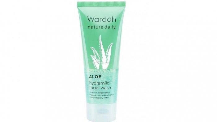 Wardah Aloe Hydramild Facial Wash untuk wajah kering