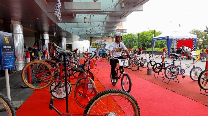 Penampakan Sepeda BMX merk Peugeot CPX yang menyentuh angka Rp 50 Juta dipamerkan di event Indonesia BMX Fest di Hartono Mall Solobaru Minggu (13/12/2020).