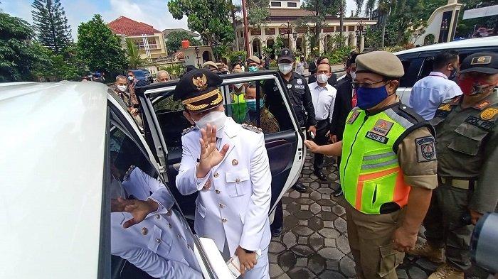 Gibran Rakabuming Raka langsung bertugas seusai dilantik menjadi Wali Kota Solo, Jumat (26/2/2021).