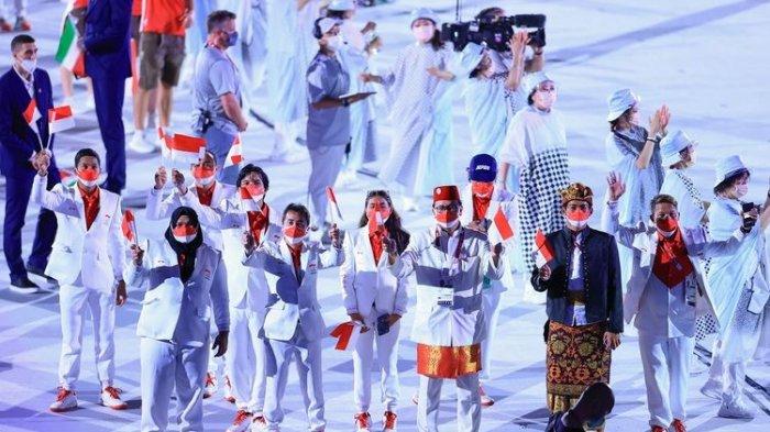 Kontingan Indonesia dalam Upacara Pembukaan Olimpiade Tokyo 2020 di Olympic Stadium, Jepang, pada Jumat (23/7/2021) malam WIB