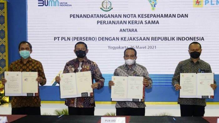Guna meningkatkan sinergi dan kerja sama dalam pendampingan hukum, Unit Induk PLN di Provinsi Jawa Tengah dan D.I.Yogyakarta, menandatangani nota kesepahaman dan perjanjian kerja sama dengan Kejaksaan Tinggi. Hal ini merupakan wujud prinsip itikad baik, kehati-hatian dan kepatuhan PLN terhadap seluruh regulasi yang berlaku dan mendukung penerapan Good Corporate Governance (GCG).