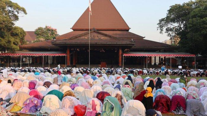 Ilustrasi salat ied di Balai Kota Solo sebelum pandemi covid-19