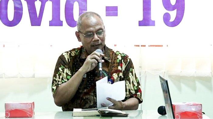 Ketua Gugus Tugas Percepatan Penanganan COVID-19 Ahyani menyampaikan perkembangan data Covid-19 yang ada di Solo, Selasa (31/3/2020).