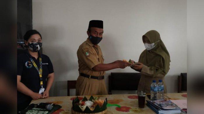 Kerjasama Smart Library antara SMP Negeri 5 Surakarta dengan Gramedia Solo, Rabu (2/06/2021)
