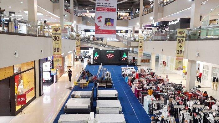 Suasana Paragon Mall Solo di Jalan Yosodipuro No133, Mangkubumen, Kecamatan Banjarsari, Kota Solo, Kamis (24/12/2020).