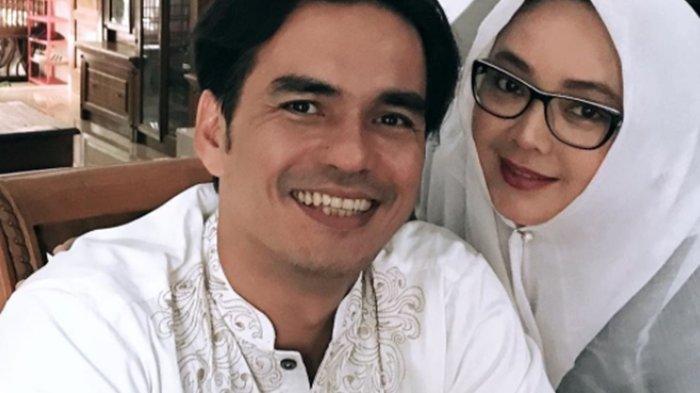 Teddy Syach dan Rina Gunawan