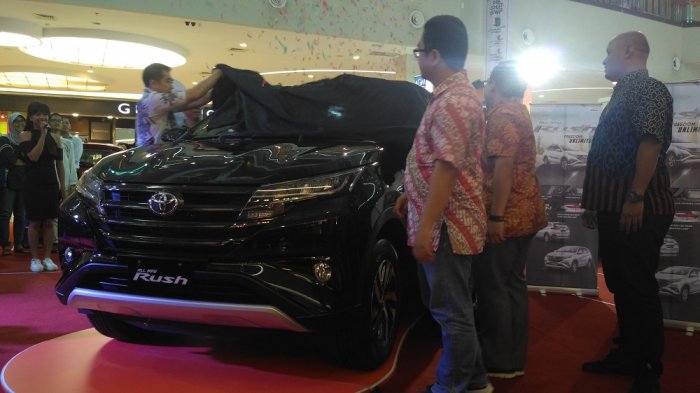 Toyota All New Rush TRD Sportivo diluncurkan di Atrium Solo Square, Solo, Jumat (8/12/2017) siang.