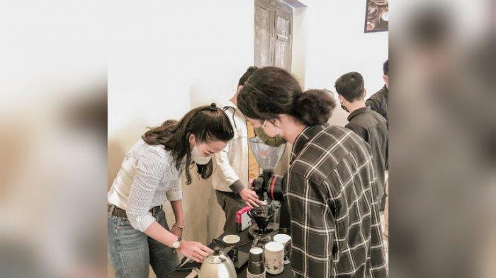 Peserta saat mengikuti workshop C&L Coffee, Selasa (23/2/2021)
