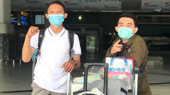 Agustiawan (baju putih) saat berada di Bandara Soekarno Hatta. Rabu 4 November 2020.
