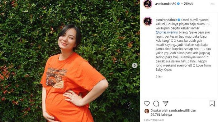 Asmirandah lebih senang pakai baju Jonas Rivanno saat perutnya semakin membuncit