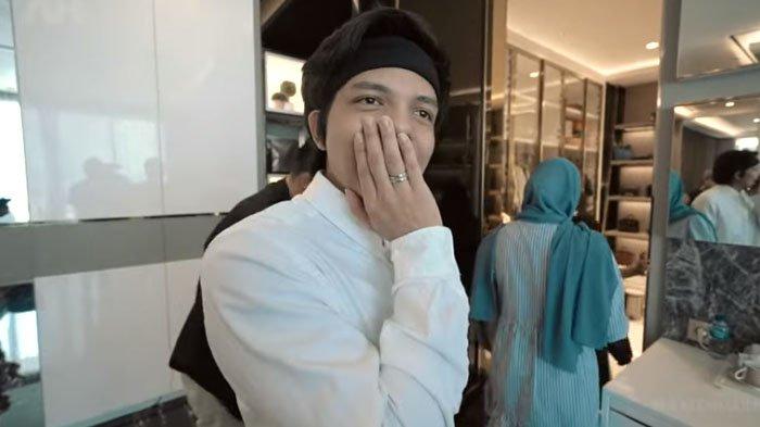Atta Halilintar ketar-ketir saat memasuki ruangan wardrobe Juragan 99 dan Shandy Purnamasari.