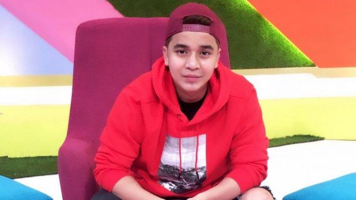 Billy Syahputra.