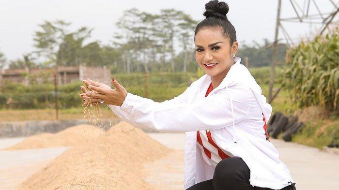 Krisdayanti.