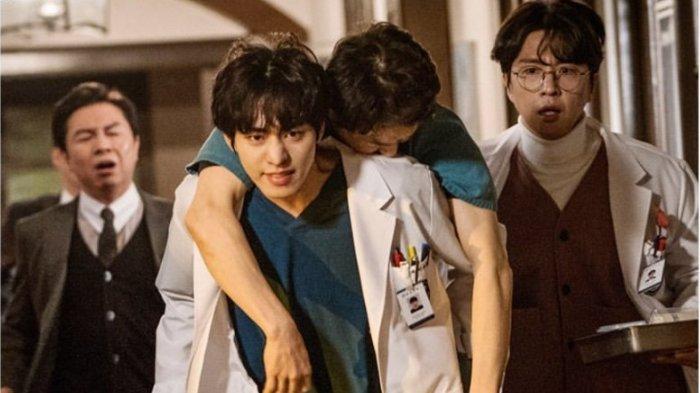 Cuplikan drama Korea Dr Romantic 2