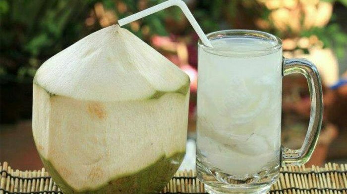 Es kelapa muda.