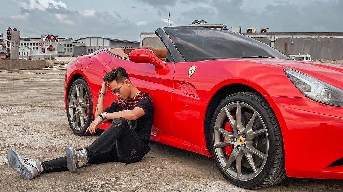Ferrari California koleksi Indra Kenz